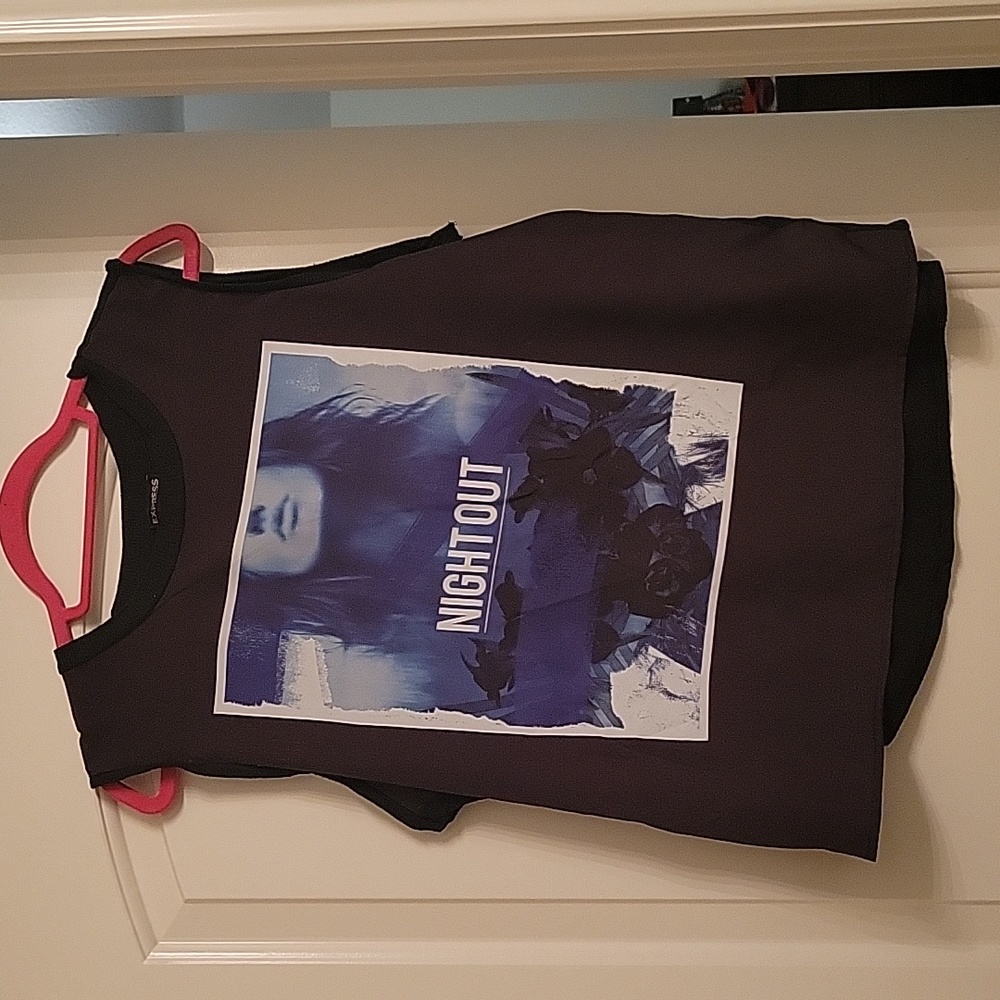 Womens Graphic Top